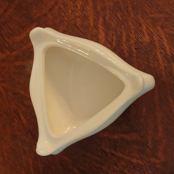 Seashell Porcelain Covered Dish - Picture 11 of 16